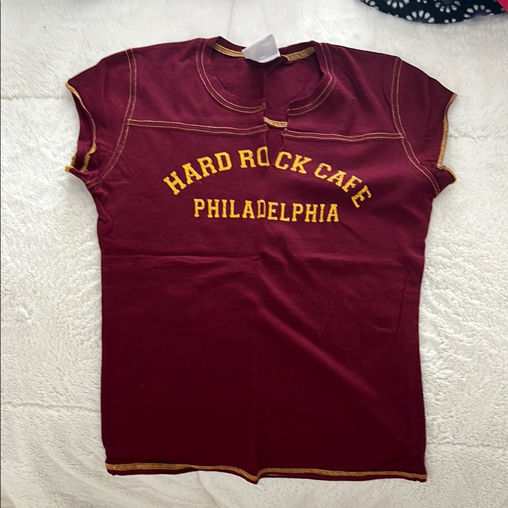 Hard Rock Cafe Philadelphia Maroon split neck T-Shirt